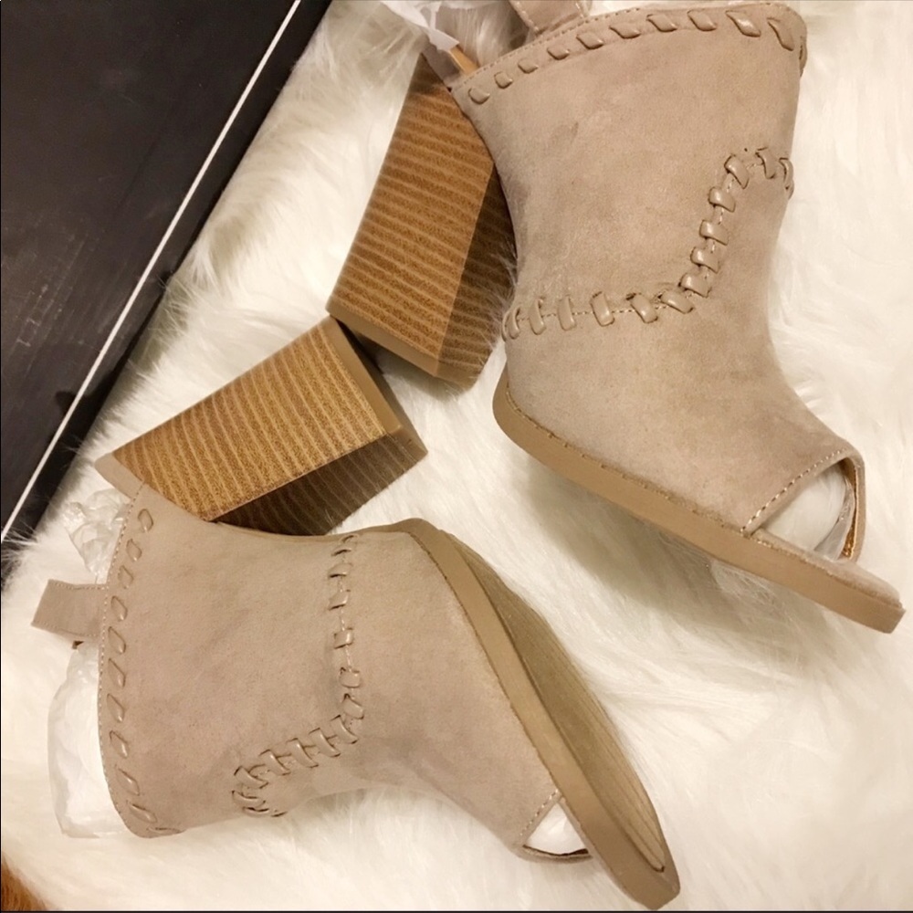 Chunky heel sandals - Picture 3 of 4